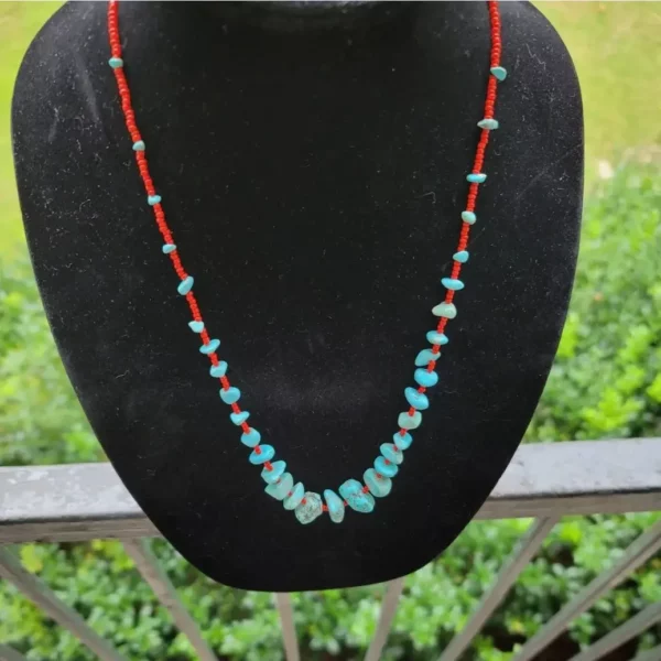 Collier en perles de rocaille rouge turquoise fabriqué à la main par les Indiens d'Amérique – Image 3